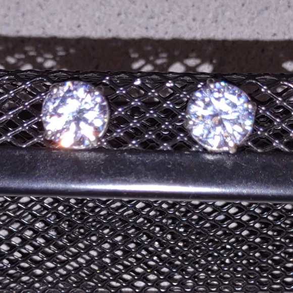 Firm Final price!*Large cubic ear studs - Picture 4 of 7